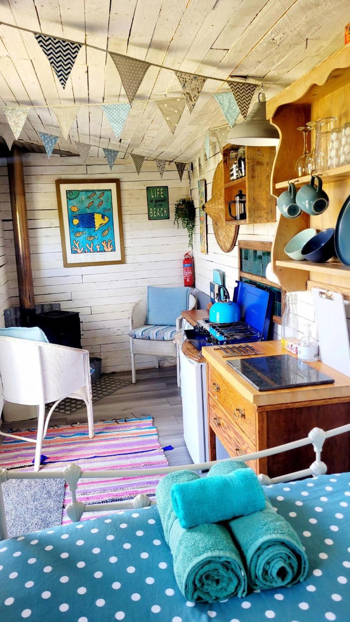 Treguth Glamping Unique Experience - Themed Huts Hotel Saint Day Buitenkant foto